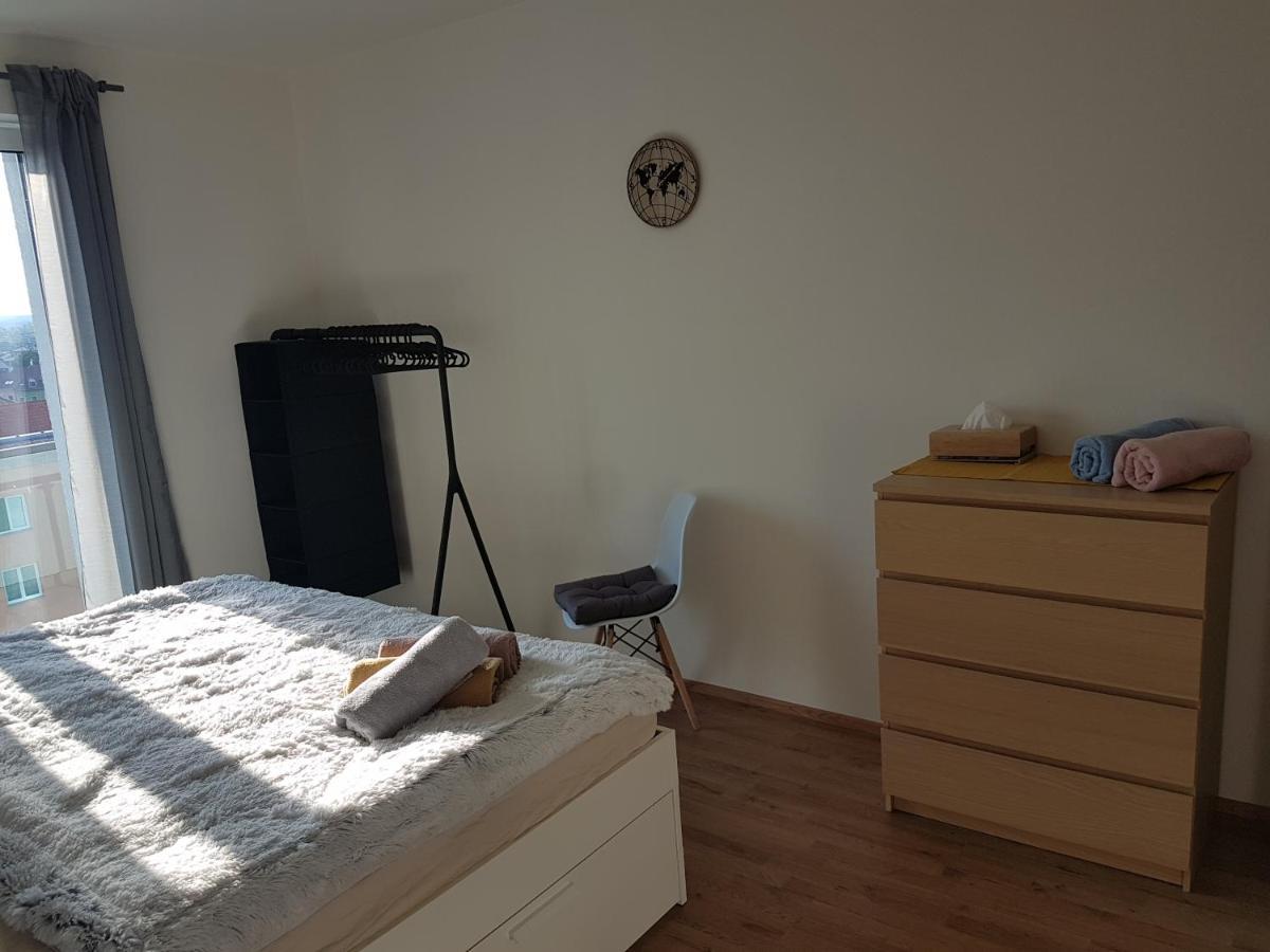 Kavi Apartments #1, Top Sunset View Пилзен Екстериор снимка