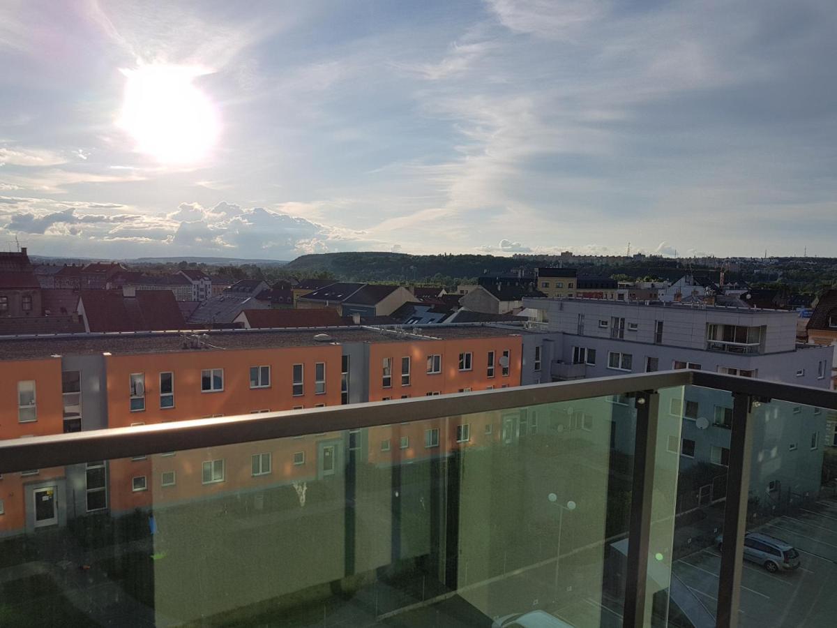 Kavi Apartments #1, Top Sunset View Пилзен Екстериор снимка